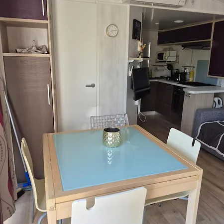 Mobil-home Le Provencal Campsite